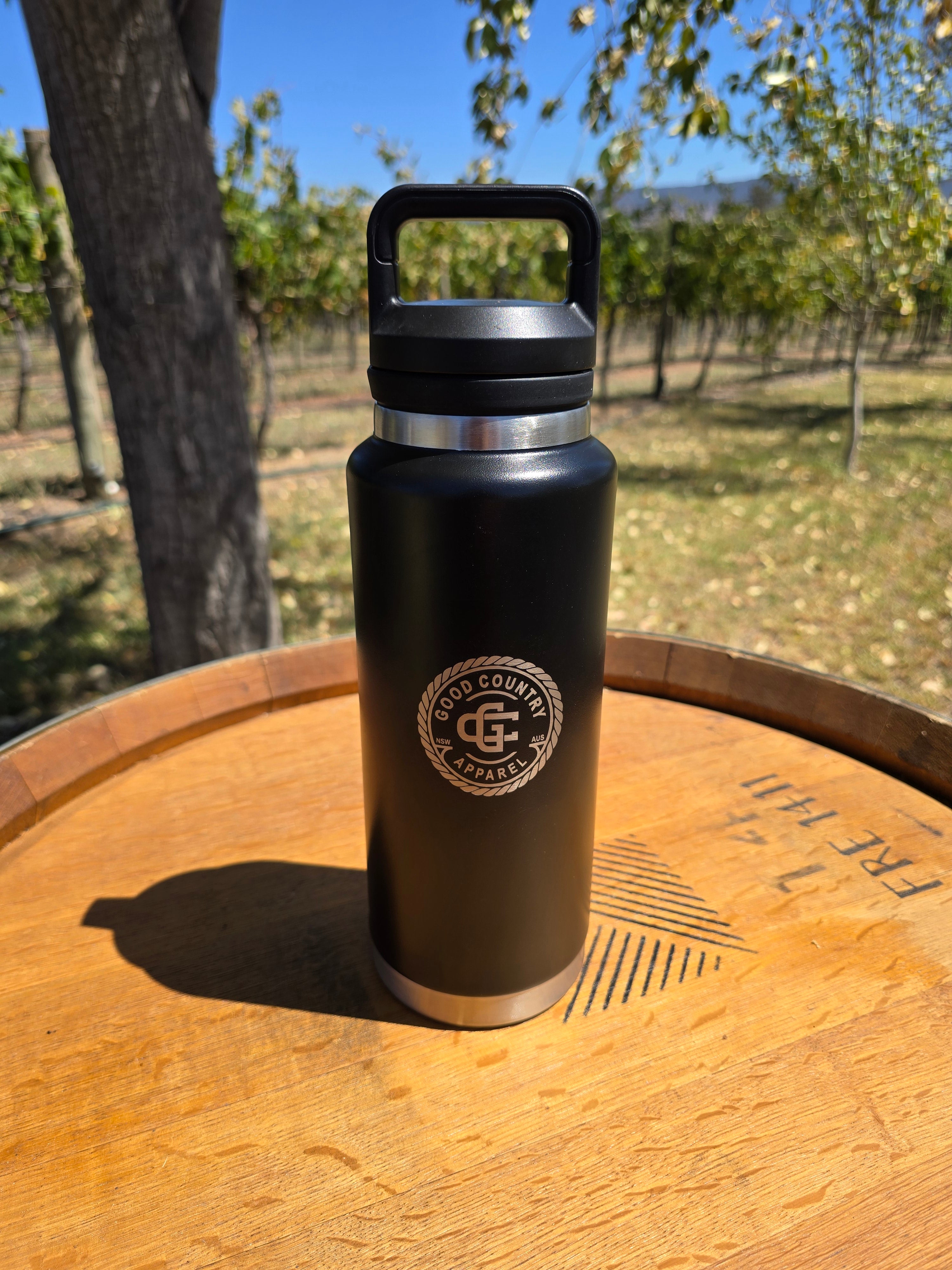 Drink Bottle with Chug Cap BLACK 36 OZ / 1065 ML